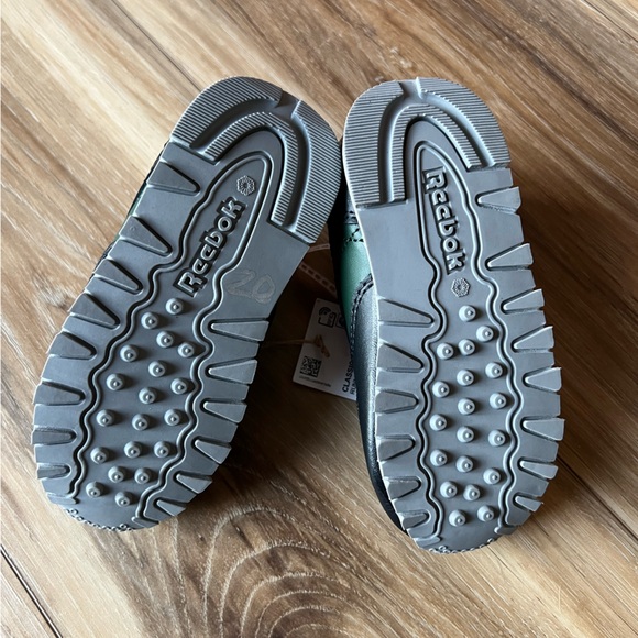 Reebok Baby Boy's Harry Potter Slytherin Classic Leather Sneaker - NWT - Picture 10 of 13